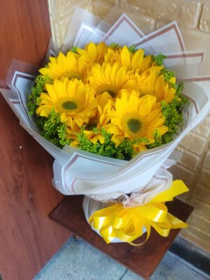 RR-003-RAMO-AMARILLO-9-Girasoles-Solidago-Papel-Decorativo Ramo de Girasoles y Solidago